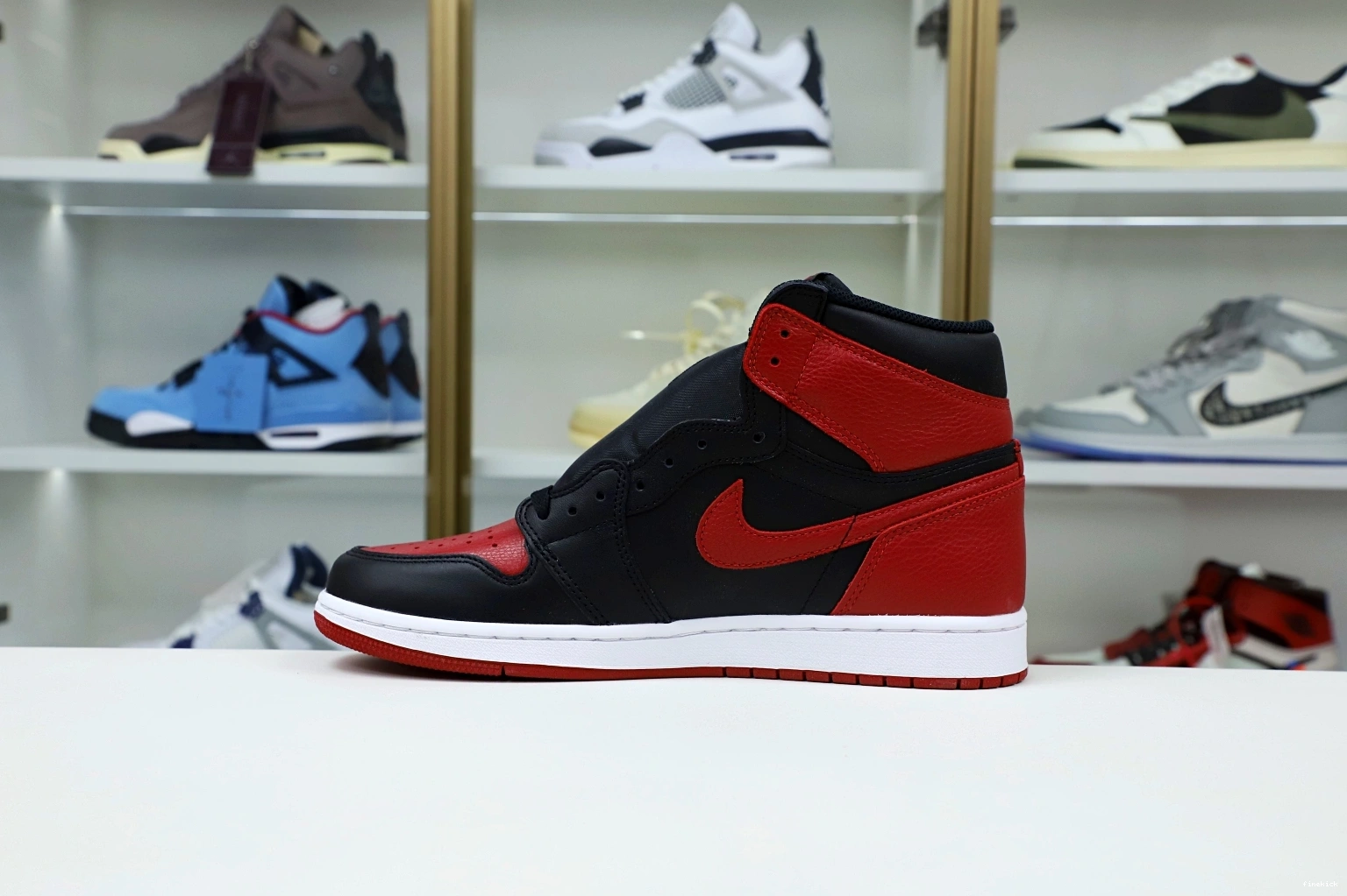 AIR HIGH RETRO JORDAN 'BRED' 1 OG 1207